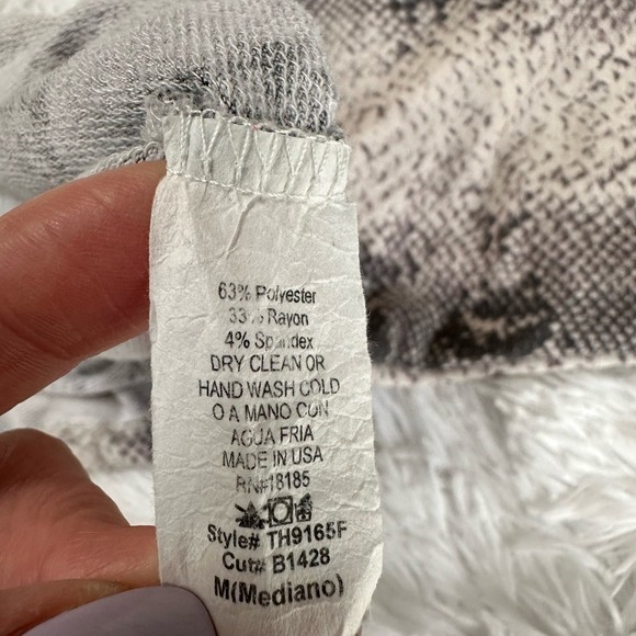 Audrey 3 + 1 Cropped Blouse with tie front Size Medium - Picture 8 of 9